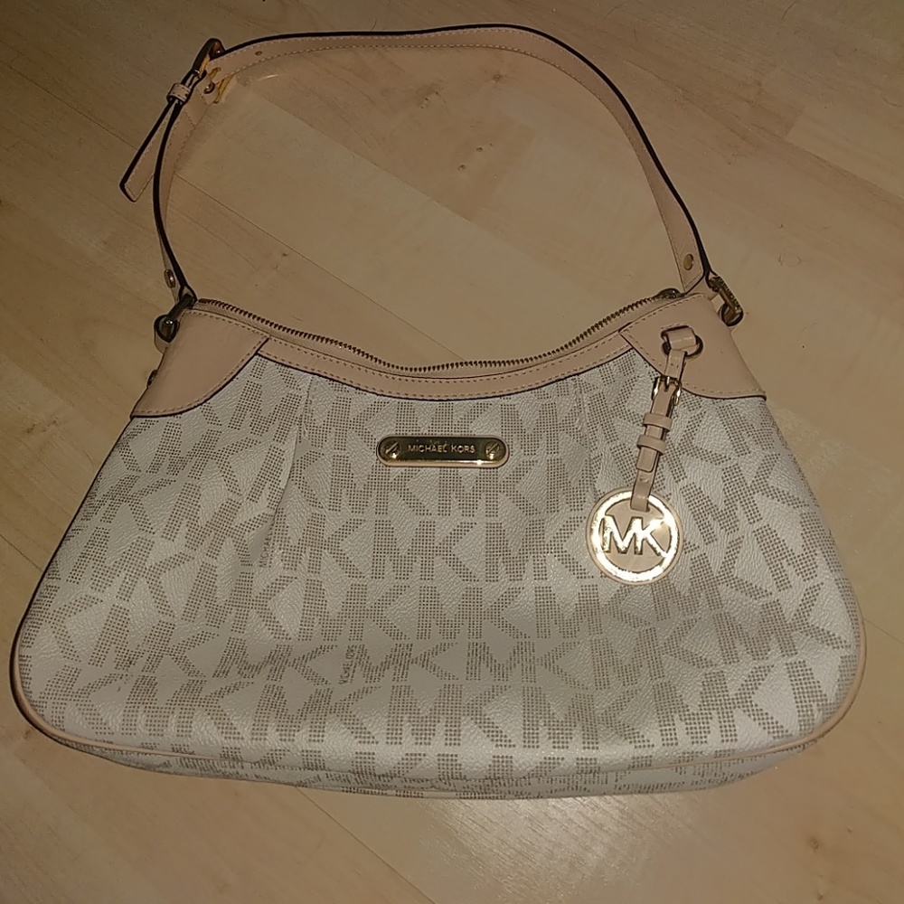 - Michael Kors purse - Picture 8 of 8